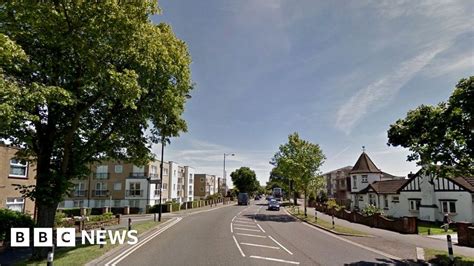 Policeman hurt in Rayleigh as motorist drives over his foot - BBC News