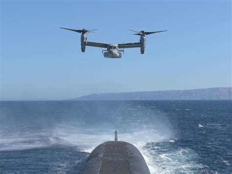 US Navy’s Ohio-class submarines demonstrate at sea VERTREP capability