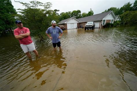 Tropical storm brings flooding and rainfall to Gulf Coast