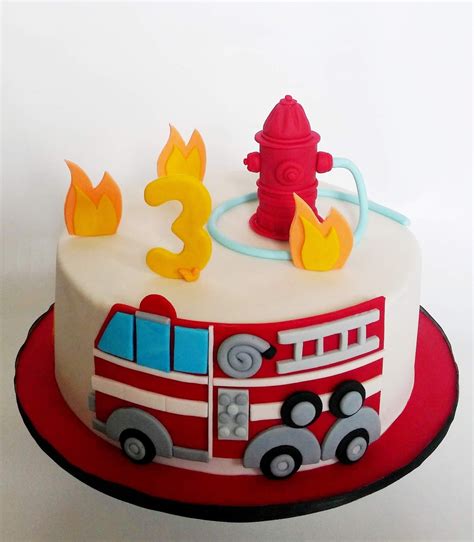 CakeSophia: Fire truck cake