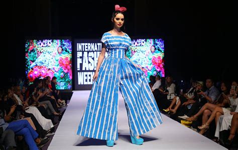 DESFILE INTERNATIONAL FASHION WEEK DUBAI 2017 (DUBAI) – AGATHA RUIZ DE ...