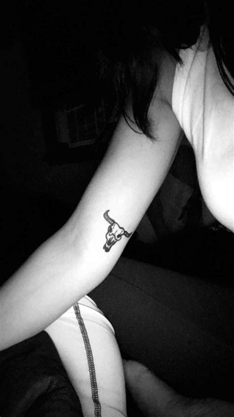 Longhorn Tattoo | Longhorn tattoo, Tattoos, Triangle tattoo