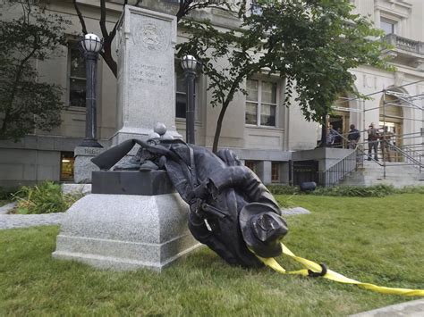 The Controversy Surrounding the Removal of Confederate Statues