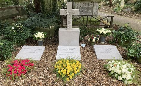 File:Grave of George Michael in Highgate Cemetery.jpg - Wikipedia