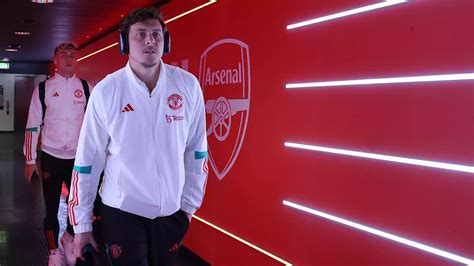 Man Utd arrive at Emirates Stadium for Arsenal v Man Utd 3 September ...