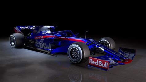 2019 Toro Rosso STR14 F1 car launch pictures #F1 #STR14 @@Scuderia Toro Rosso | Toro rosso, Race ...