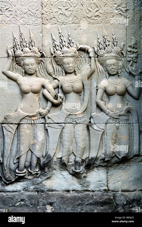 Apsara dancers Angkor Wat Stock Photo - Alamy