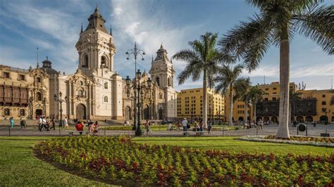 CITY TOUR COLONIAL & MODERN LIMA,