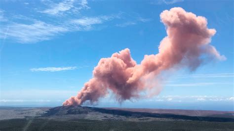 Kilauea Volcano Erupts, Spewing Lava and Gases Near Homes in Hawaii ...