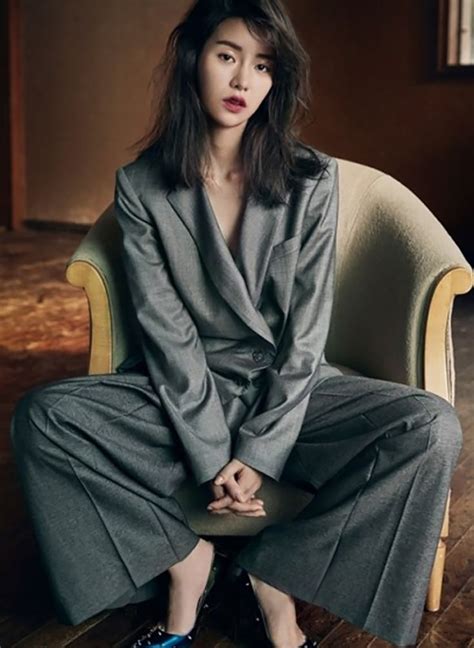 Im Ji Yeon for Elle Korea Sept 2015 | Fashion, Fashion photography, Ootd fashion