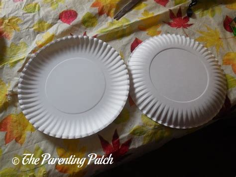 A Is for Alligator Paper Plate Craft | Parenting Patch