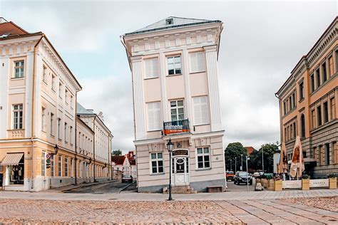 The leaning building in the Old Town of Tartu, Estonia : r/europe