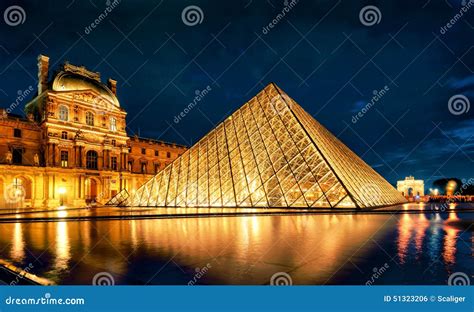 The Louvre Museum at Night in Paris Editorial Photo - Image of mirror ...