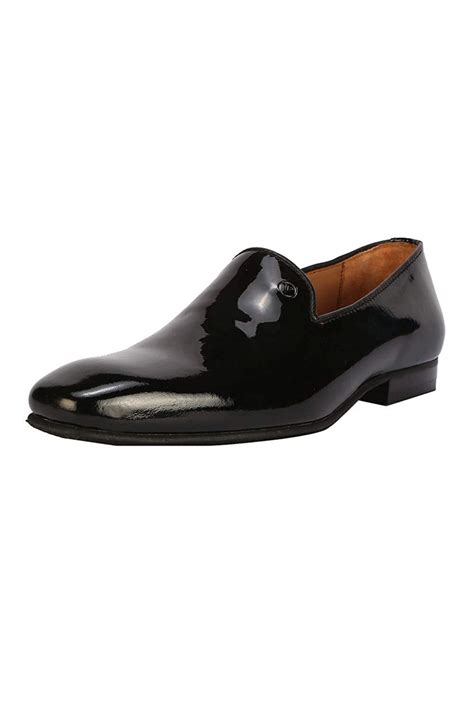 10 Best Formal Shoe Brands for Men in India page