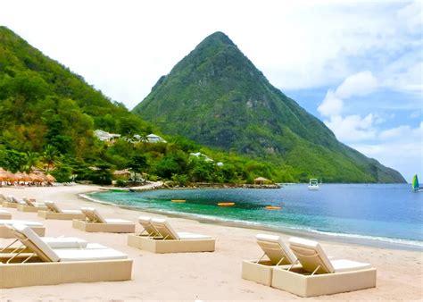 The 10 Best Caribbean Beaches for a Relaxing Escape