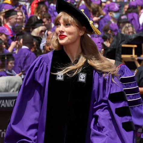 How Taylor Swift Celebrated Her NYU Graduation With Other Students