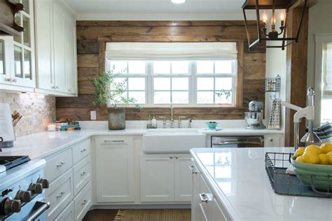 Seven Farmhouse Kitchen Designs ~ Hallstrom Home