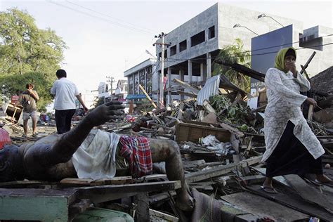 Boxing Day tsunami: Incredible then and now photos from Indian Ocean disaster on 26 December ...