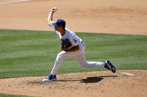 Dodgers: Watch Joe Kelly spark bench-clearing confrontation vs Astros