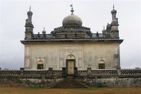 Gaddige Raja’s Tomb, Madikeri, Coorg | Karnataka.com