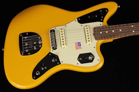 Fender Johnny Marr Jaguar Limited Edition Fever Dream Yellow (SN: V2106735) | Gino Guitars