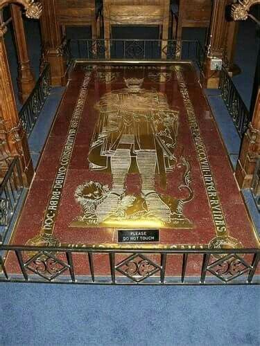 Tomb of Robert I "The Bruce" of Scotland. Dunfermline Abbey ...