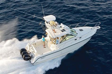 Boston Whaler 345 Conquest Open | Sport fishing boats, Boston whaler ...