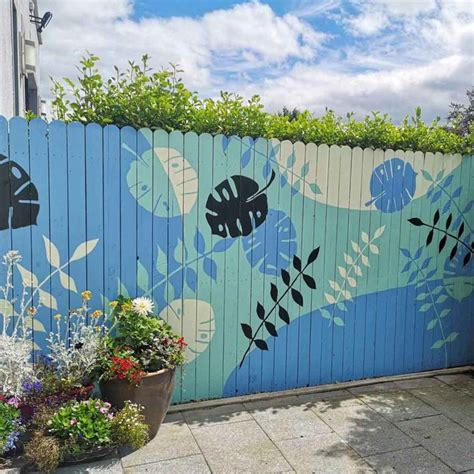 10 Fence Painting Color Ideas | Garden mural, Fence art, Wall painting