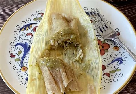 Chicken Salsa Verde Tamales + VIDEO