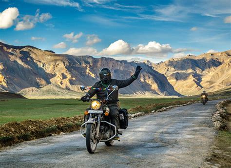 17 Days Leh Ladakh Bike Trip Packages from Delhi