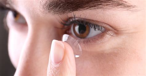 How Long Should You Keep Contacts In? Long-Term Use Can Lead To Eye Calluses