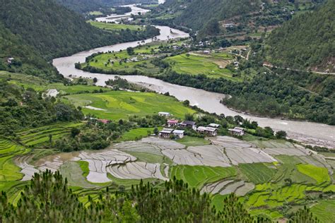 Khamsum Yulley Namgyel Chorten Punakha Valley | Bhutan Acorn Tours and ...