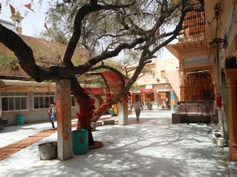 Salasar Balaji Temple - Rajasthan : Inside View of Salasar Balaji Temple - The Divine India