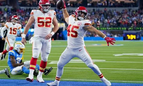 Grading The Chiefs’ 2021 Free Agent Signings