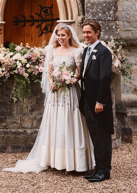 Princess Beatrice's Wedding Dress Photos - Pictures of Beatrice's Vintage Gown