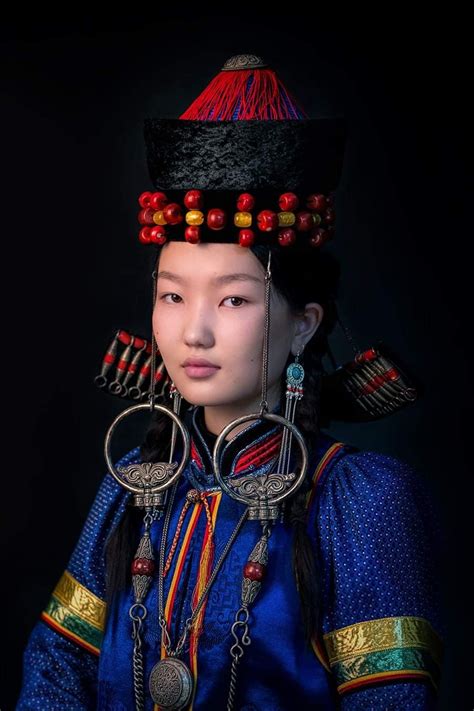 Pin by Ali şahin on cool stuff | Mongolian people, Traditional outfits, Indigenous culture