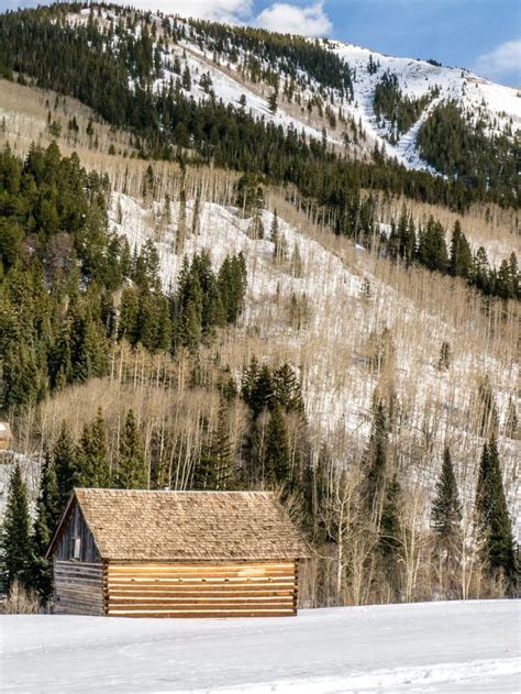 Old Log Cabin in Winter stock image. Image of blue, outdoors - 68073275