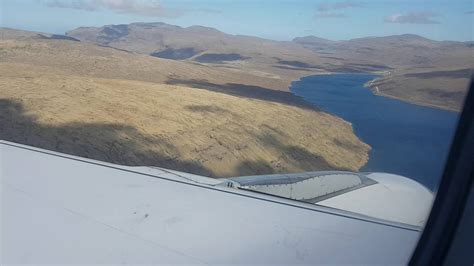 Final approach and landing at Vágar Airport, Faroe Islands - YouTube