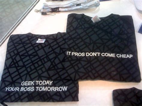 T-shirts at TechED | Weird pattern from reflection of the ce… | Flickr