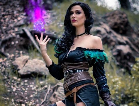 Yennefer Cosplay: See The Witcher’s Sorceress Brought to Life In Style ...