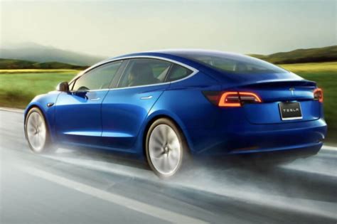 Tesla Stops Selling $35,000 Model 3 Online