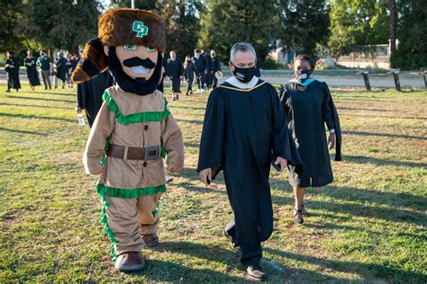 Canoga Park High celebrates Class of 2021 with in-person graduation ceremony – Daily News