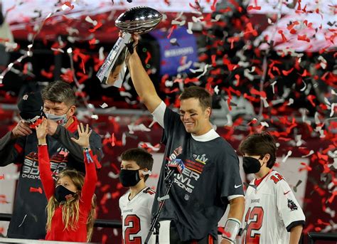 Tom Brady and His Family at the 2021 Super Bowl | Pictures | POPSUGAR Family