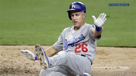 Dodgers' Chase Utley announces plan to retire at end of 2018 season ...