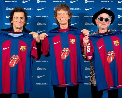 Jersey Barcelona Edisi Rolling Stones Ludes dalam Waktu Sehari - Jawa Pos