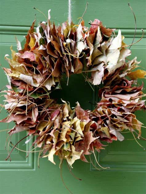 DIY Leaf Wreath | HGTV