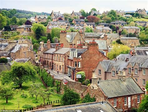 The 25 most charming towns and villages in the UK revealed in 2020 | Seaside village, Scotland ...