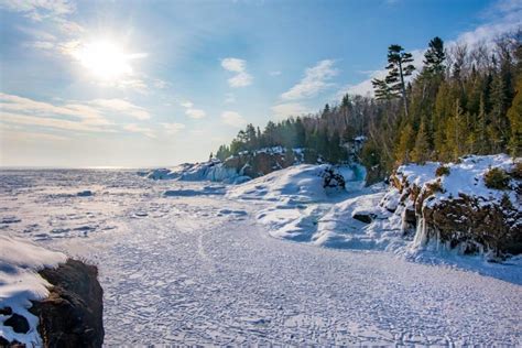 Marquette Michigan Winter Guide: Things to do now (2023) - EZMoments Photography