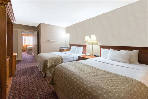 Ramada by Wyndham Topeka Downtown Hotel & Convention Center | Topeka ...