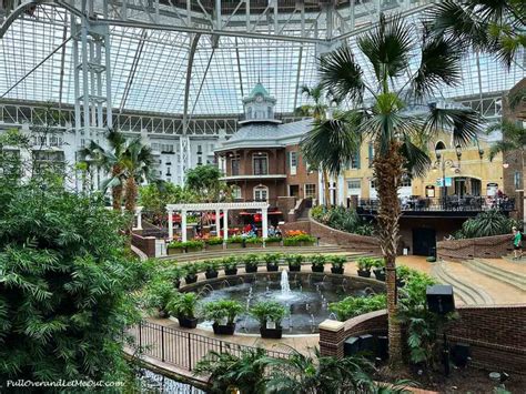 9 Tips for a Successful Stay at the Gaylord Opryland Resort ...